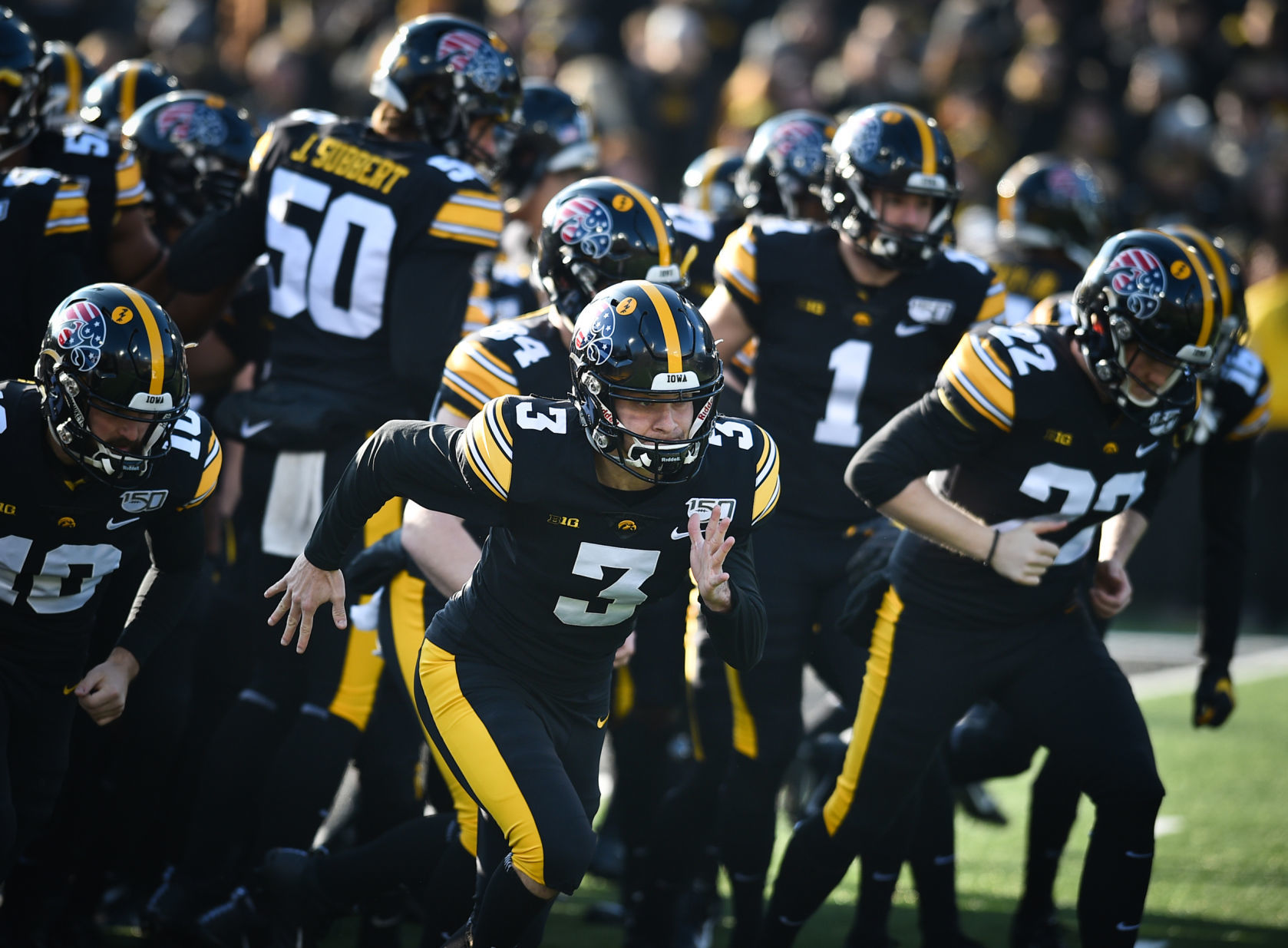 111619-qct-spt-iowa-minn-foot-020a.jpg